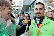 Co-Trainer Georg Hackl im Interview mit Sophie Adell (©Foto: Martin Schmitz)(